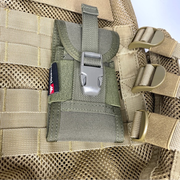 Yakeda Tactical Vest - Picture 6 of 9
